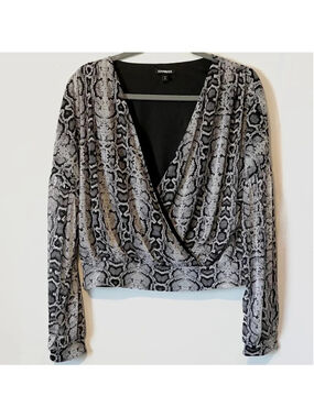 Express Snakeskin Print Long Sleeve Surplice Top, Medium, Black, White and Gray